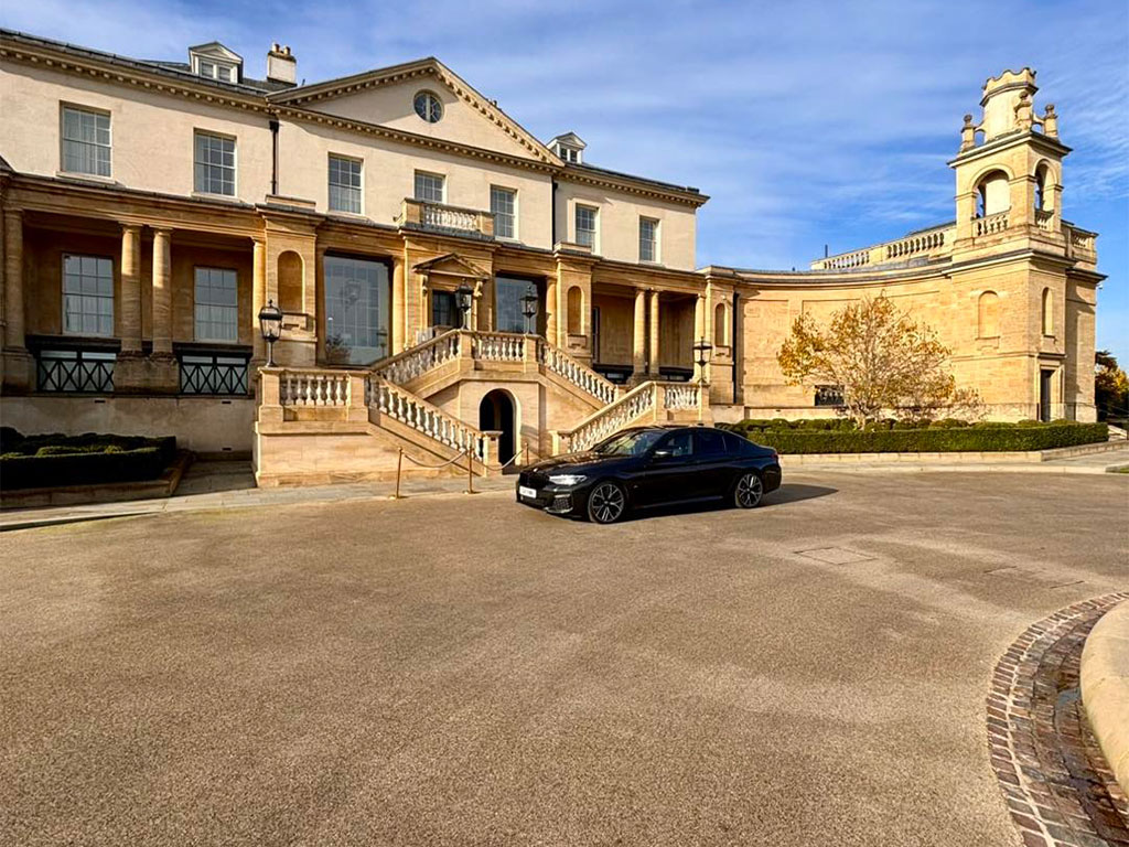 BMW 5 Series Taxi Sullys Travel Manor House Drop Off